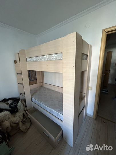 Двухъярусная кровать бу + шкафы