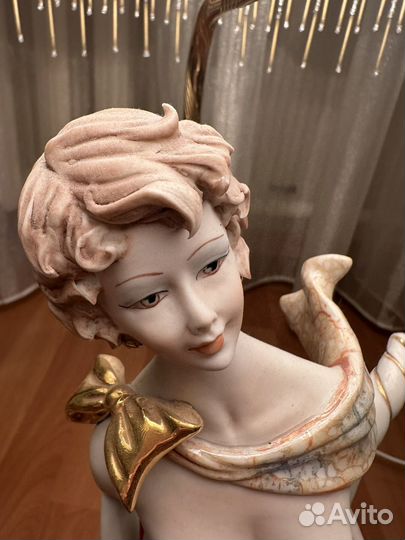 Статуэтка - светильник фарфор