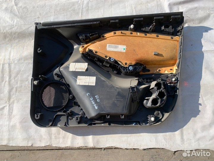 Обшивка двери передняя левая Ford Focus 3