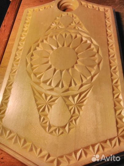 Доска разделочная с резьбой из осины