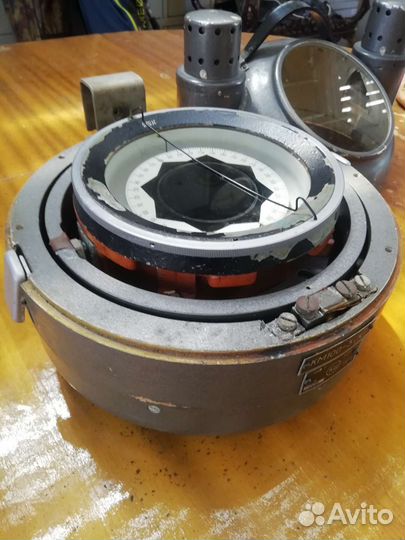 Компас морской магнитный км-100-3 времён СССР