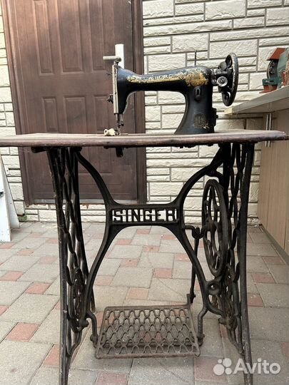 Швейная машина Singer