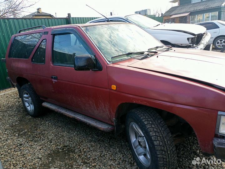 Nissan Terrano 1991 1 поколение Z24i