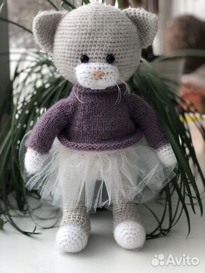 Игрушка вязаная Кошка Мила