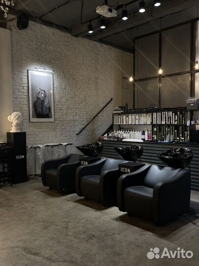 Ассистент парикмахера стилиста колориста