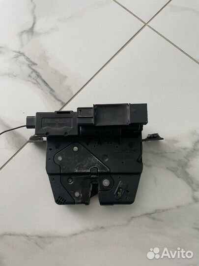 Замок багажника bmw f10 f01 f02 под доводчик