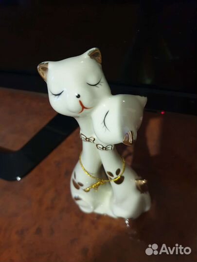 Статуэтка кошки