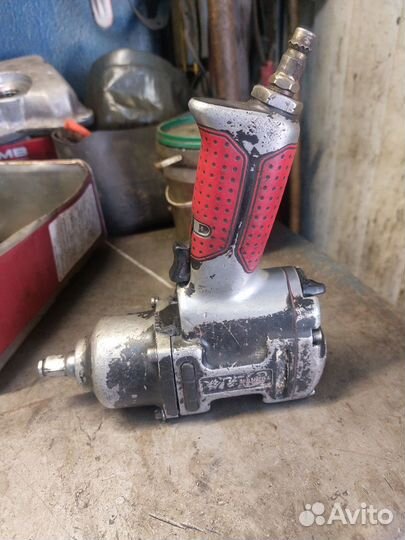 Гайковерт пневматический