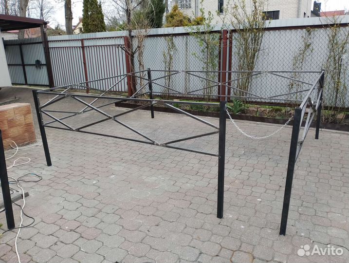 Оградки на кладбище