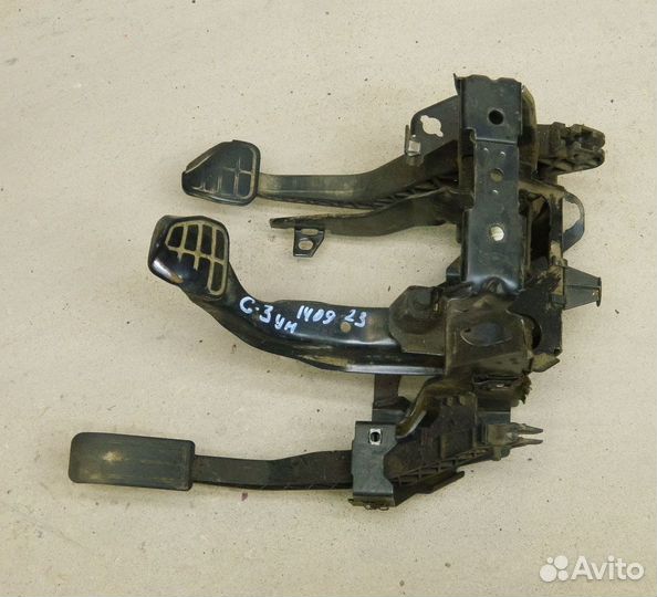 Педальный узел VW Golf 3 1.8