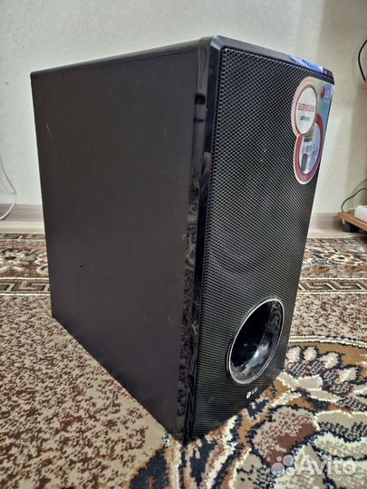 Активный сабвуфер LG
