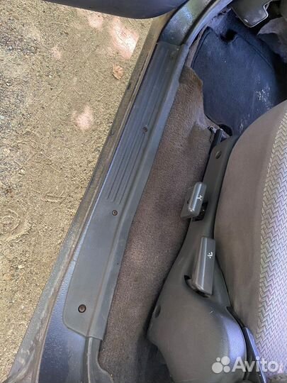 Накладки порогов внутренние Space Wagon 2