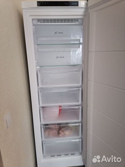 Холодильник новый indesit