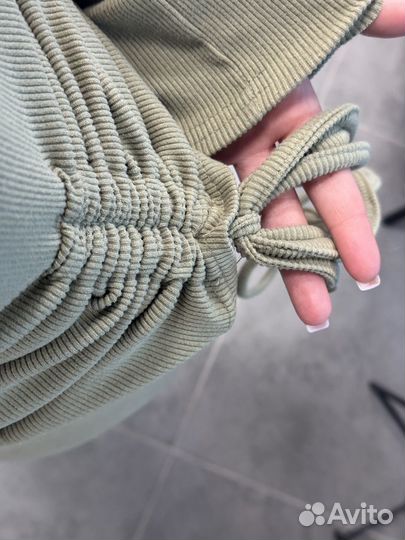 Женский костюм на весну