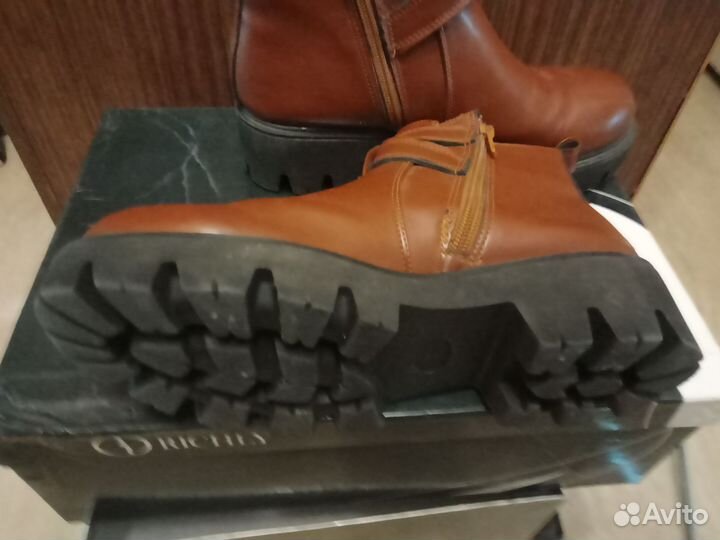Сапоги женские осенние раз 38