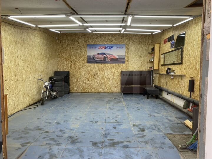 Гараж, > 30 м²