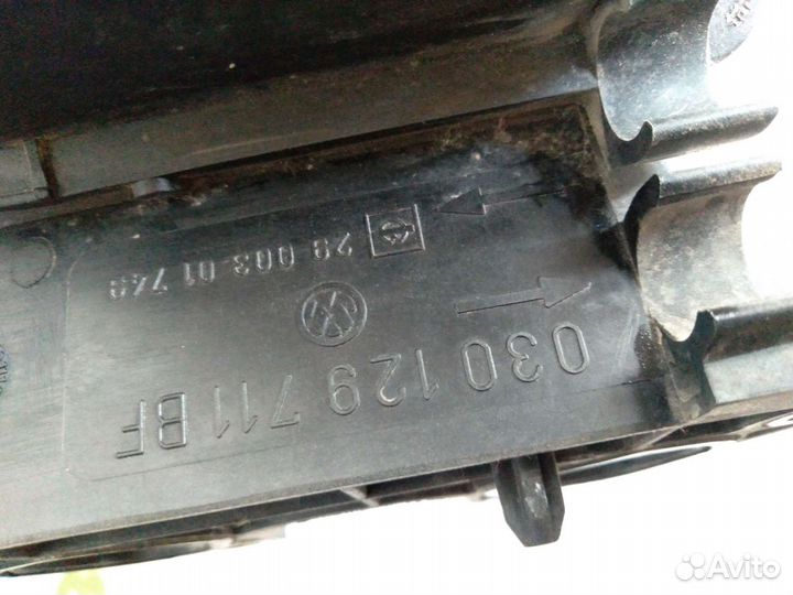 Впускной коллектор 030129711BF Volkswagen Polo cl