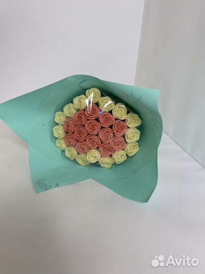 Букет из шоколадных роз - 29 шт в форме сердца