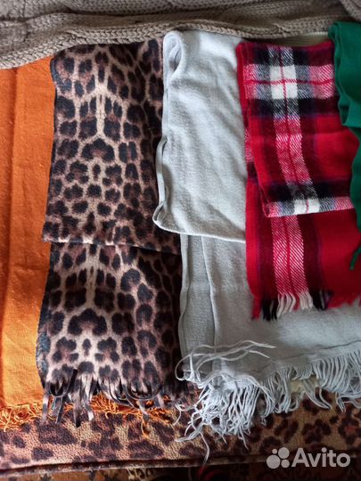 Женские шарфы и палантины