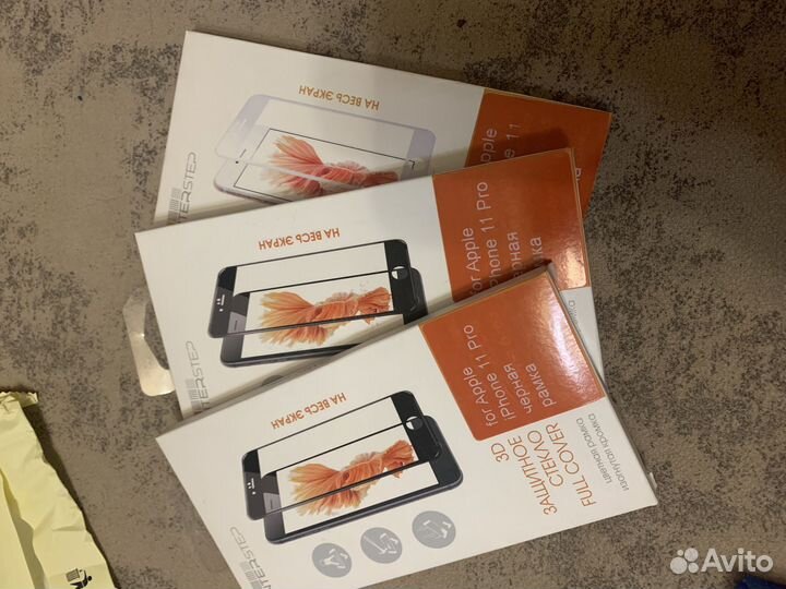 Защитные стёкла на телефон