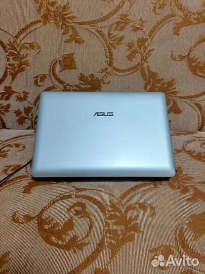 Asus eee pc 1215n