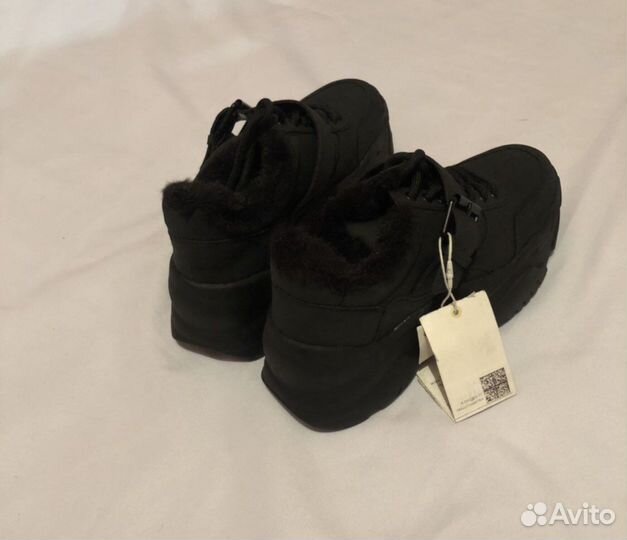 Кроссовки женские Pull&Bear