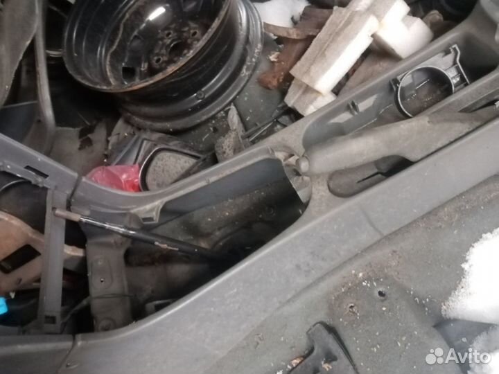 Подлокотник Kia Shuma 1