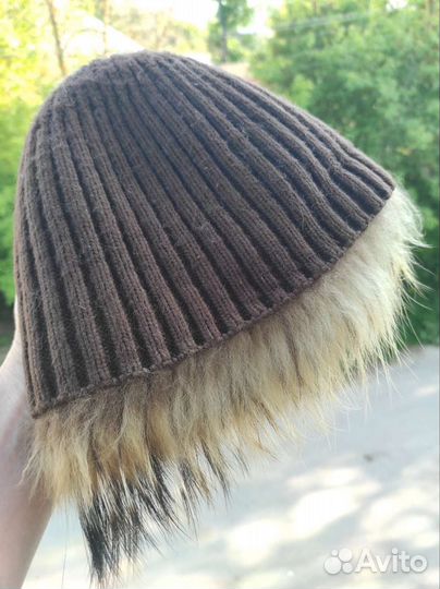 Шапка из енота вязанная