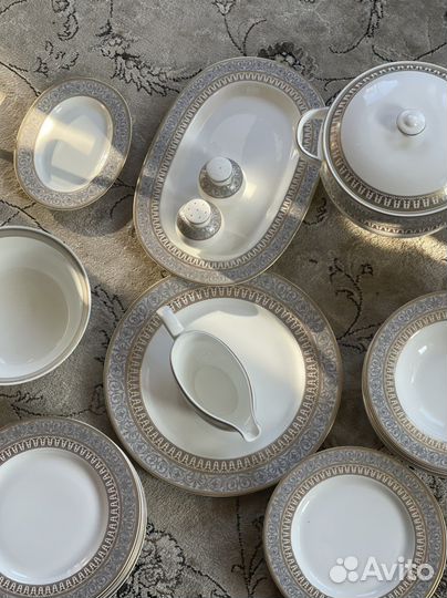 Обеденный сервиз костяной фарфор Royal Bone China