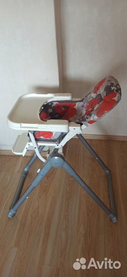 Детский складной стульчик для кормления