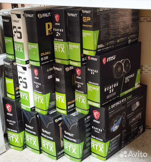 Коробки от новых видеокарт с документами