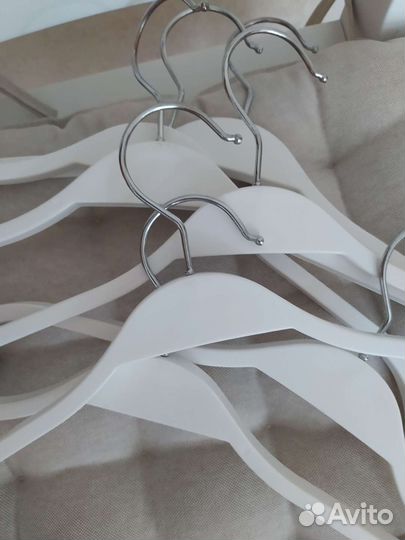 Вешалки плечики новые
