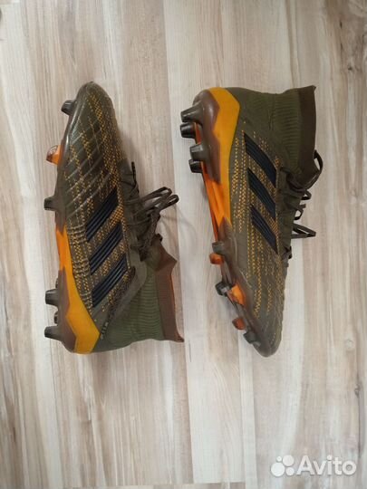 Футбольные бутсы adidas predator