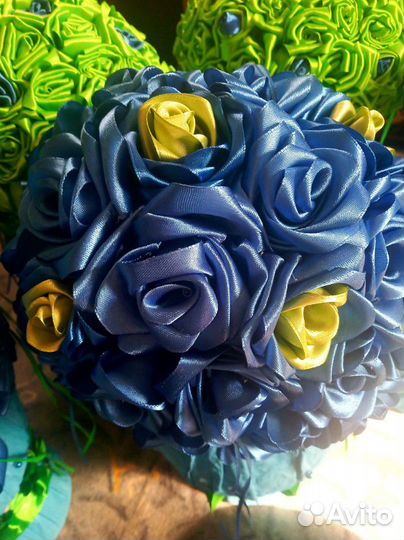 Декоративные вазы из розочек