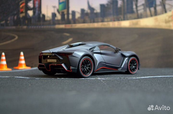 Модель реплика Fenyr SuperSport 2015 1/24