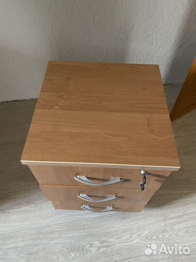 Тумба прикроватная