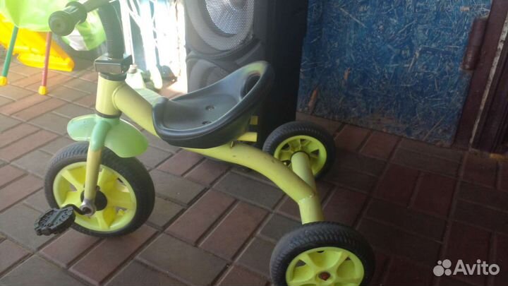 Детский трехколесный велосипед bmw