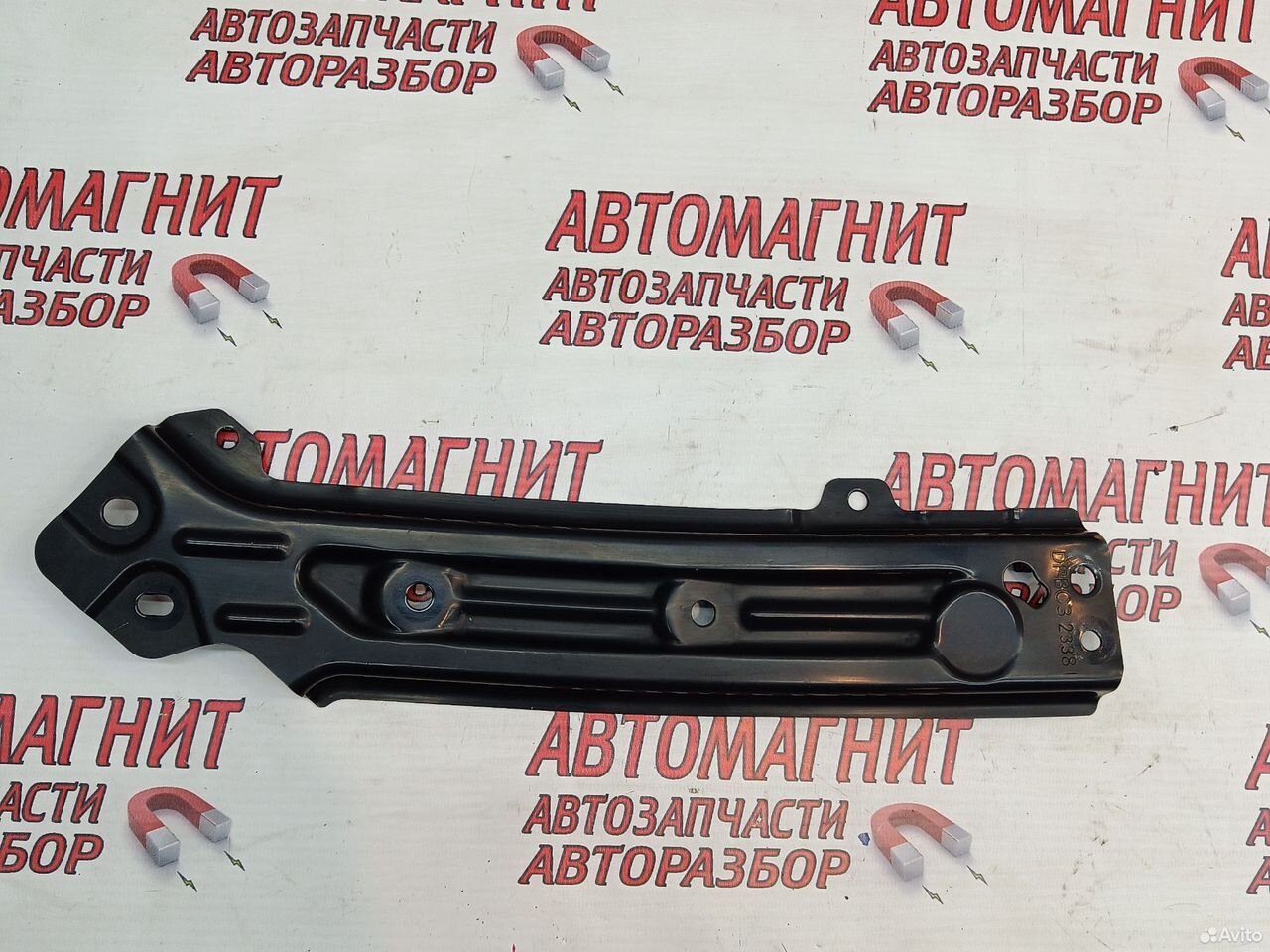 Планка телевизора верхняя левая Voyah Free