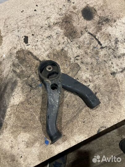 Опора двигателя задняя Peugeot 4007