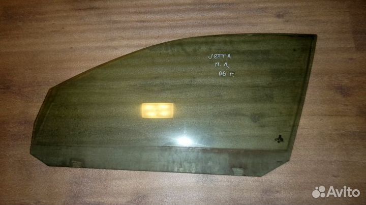 Стекло двери передней левой VW Jetta 5 2006