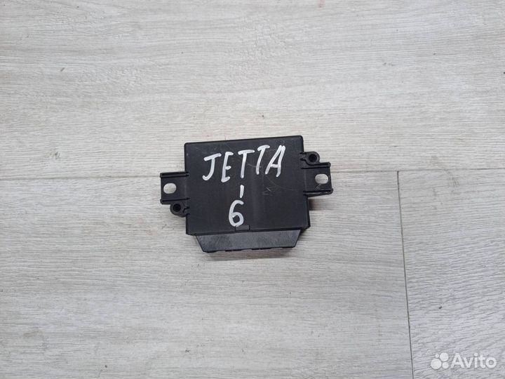 Блок управления парктрониками Jetta 6