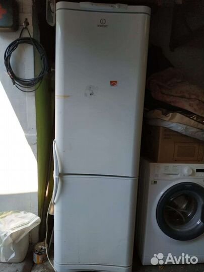 Холодильник Indesit