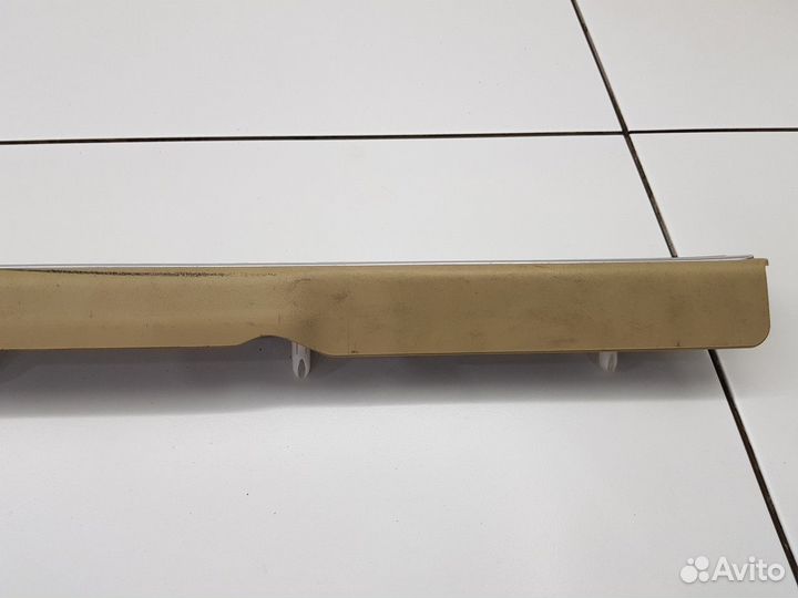 Накладка на порог передняя левая