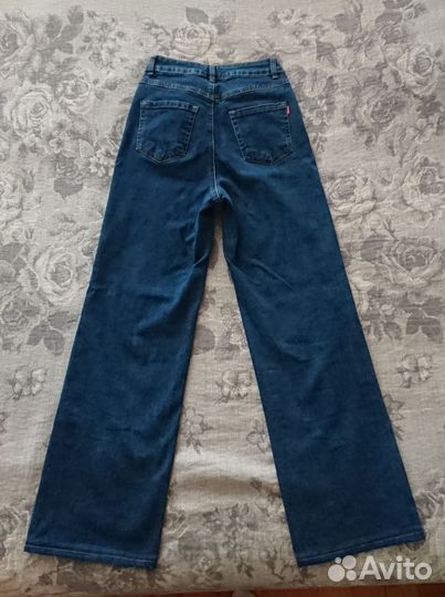 Джинсы широкие