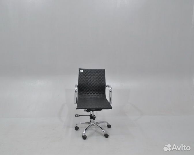 Офисное кресло