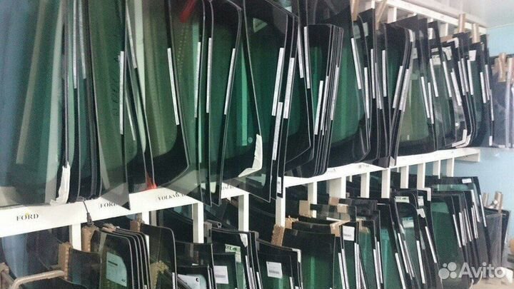 Стекло заднее на Фольксваген Гольф 4