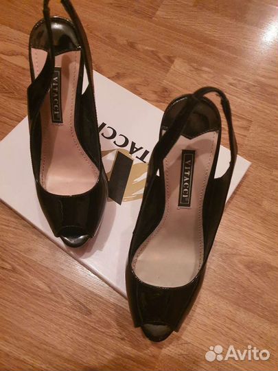 Туфли женские. Босоножки Vitacci