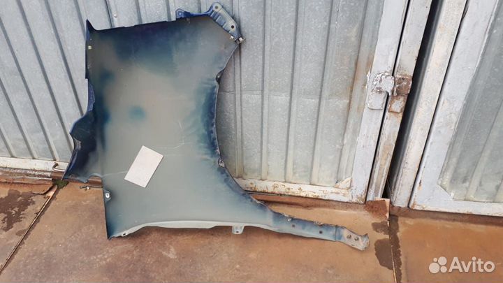 Крыло Toyota Voxy AZR65