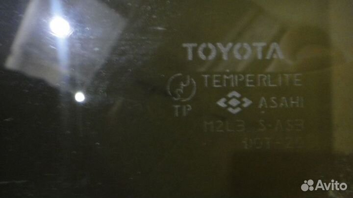 Toyota 4runner Стекло двери заднее левое