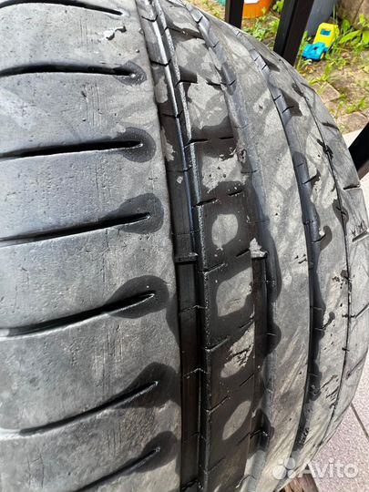 Michelin Pilot Super Sport 245/40 R20 и 275/35 R20 102Y